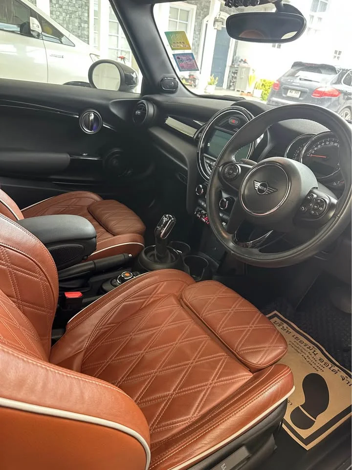 2019 Mini Hatch  III 2