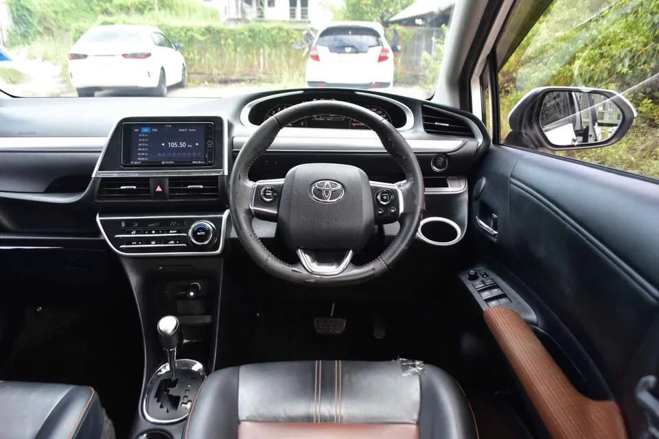 2018 Toyota Sienta II 3