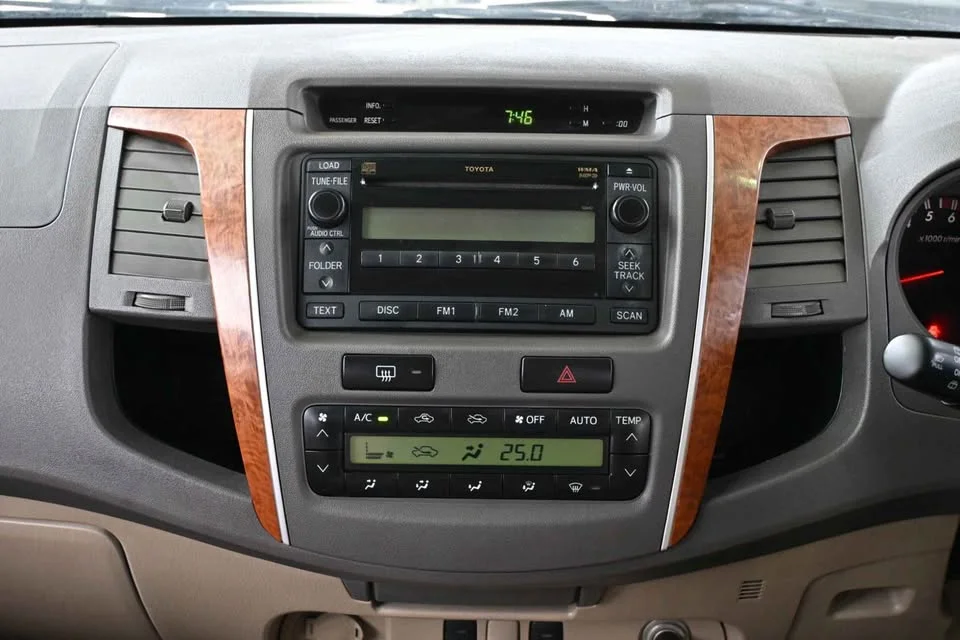 2009 Toyota Fortuner I 3