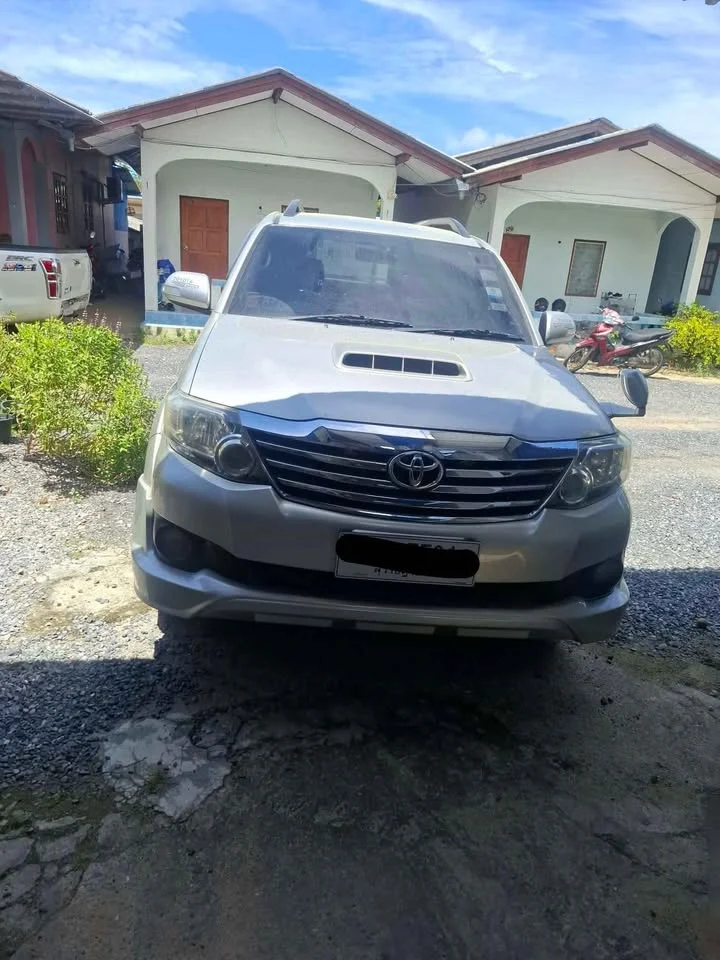 2013 Toyota Fortuner I 3
