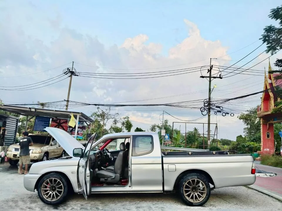 2005 Mitsubishi Strada III 3