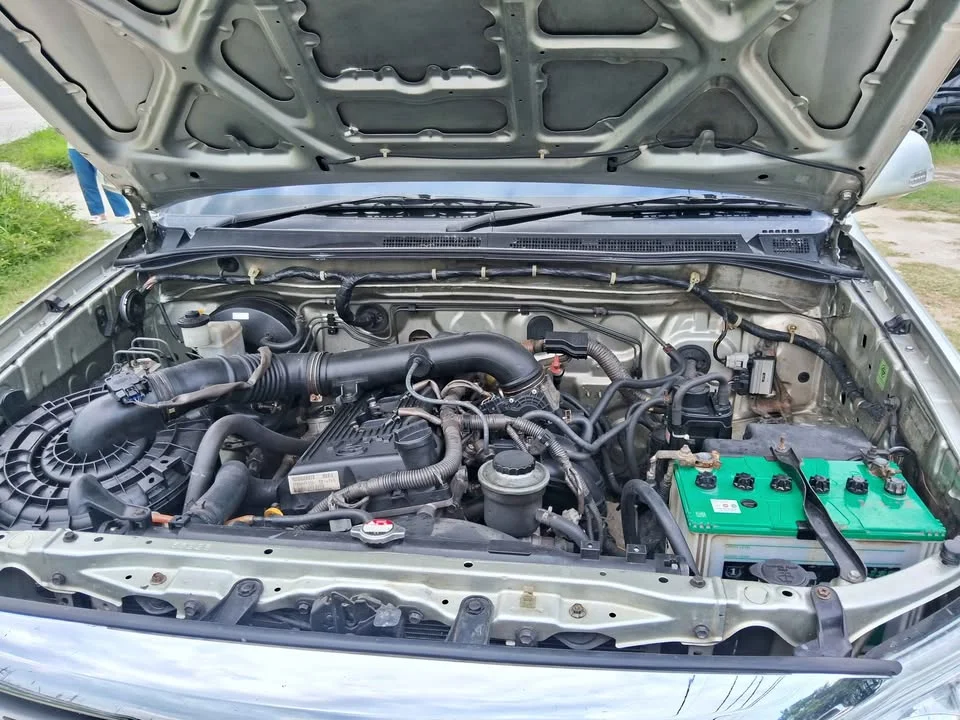 2010 Toyota Fortuner I 3