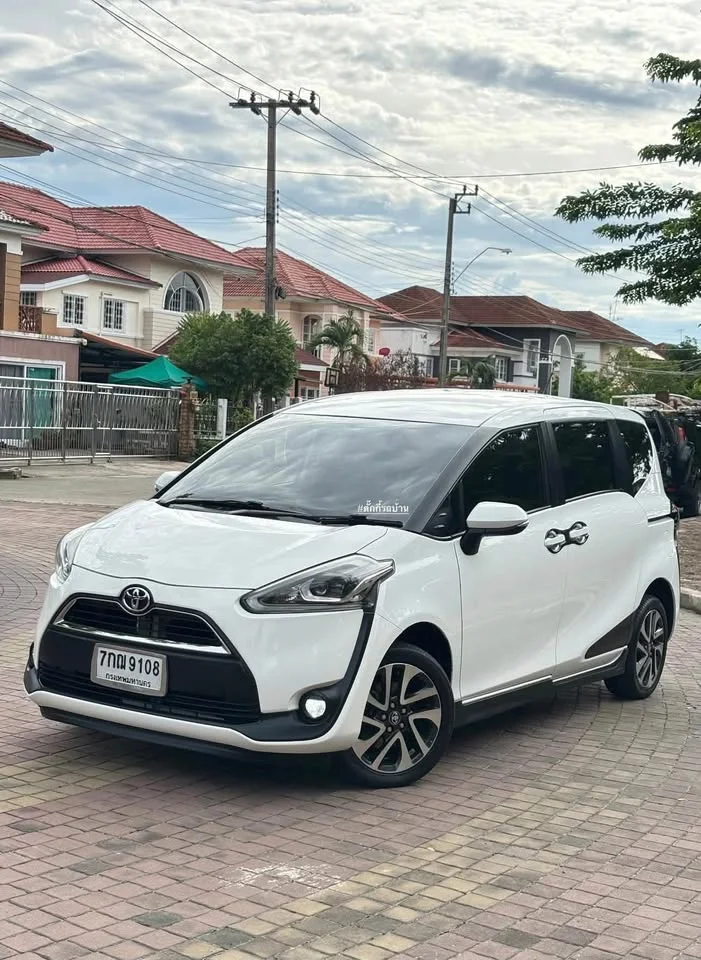2018 Toyota Sienta II 3