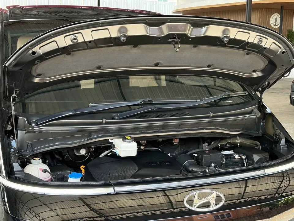 2022 Hyundai Staria US4 3