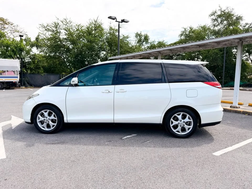 2006 Toyota Estima III 2