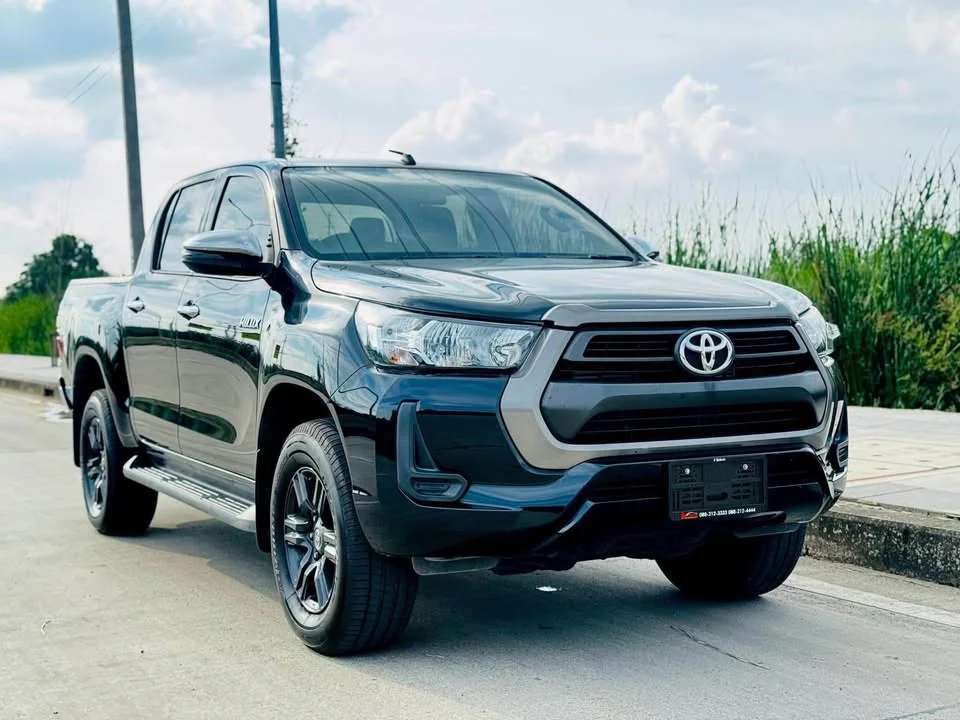 2020 Toyota Hilux VIII 2