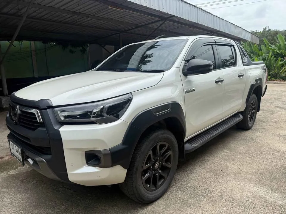 2021 Toyota Hilux VIII 3