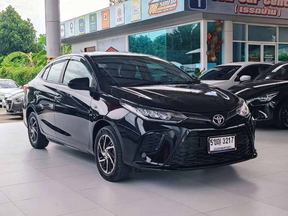 2020 Toyota Yaris ATIV III 3