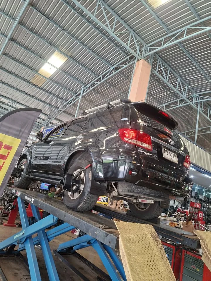 2005 Toyota Fortuner I 3