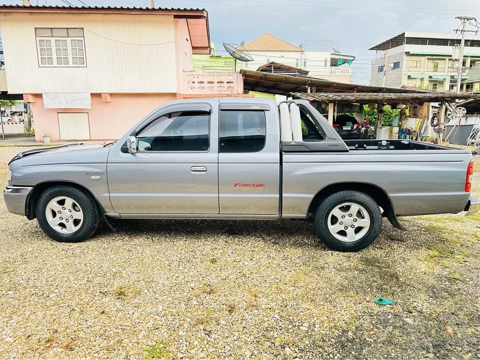 2005 Mazda 2500 Fighter V 2