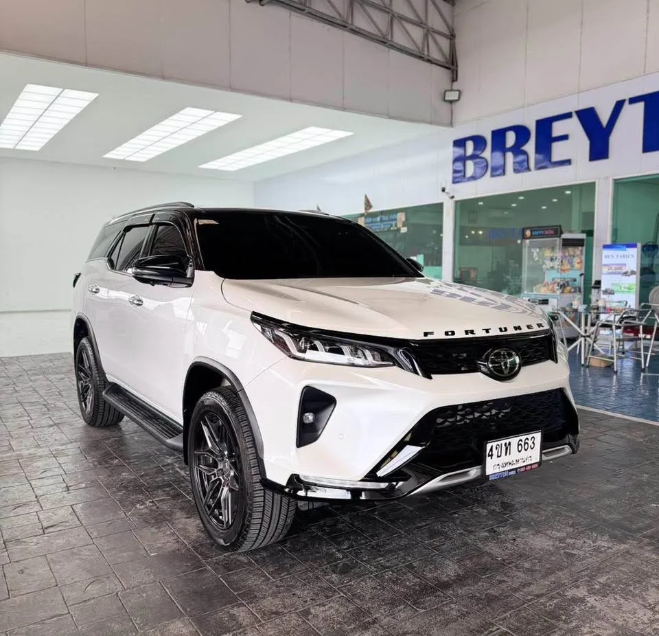 2024 Toyota Fortuner II 2