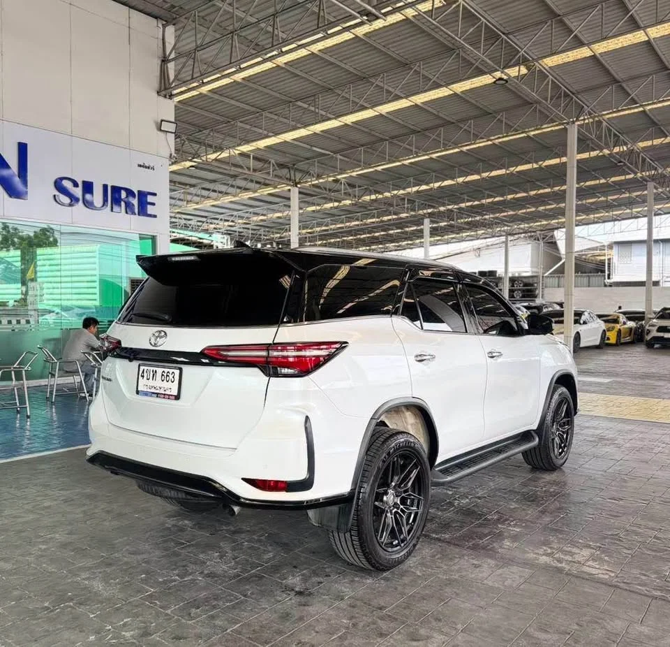 2024 Toyota Fortuner II 3
