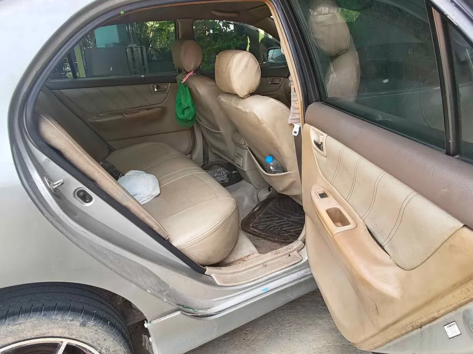Toyota Corolla Altis IX (E120) 3
