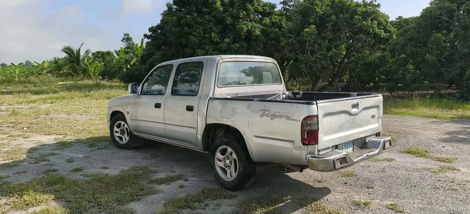 2001 Toyota Hilux Tiger VI 3