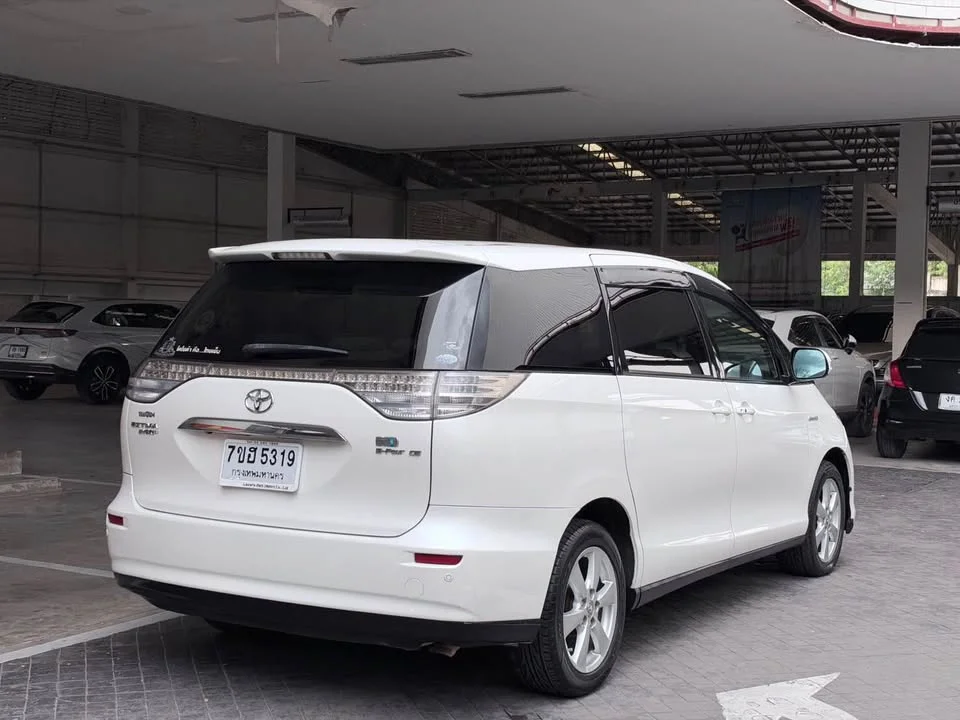 2006 Toyota Estima III 2