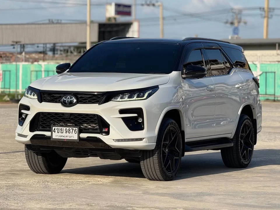 2023 Toyota Fortuner II 2