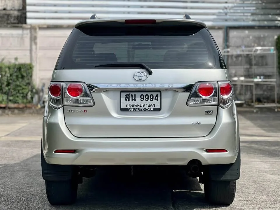 2013 Toyota Fortuner I 3