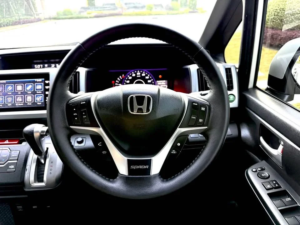 2015 Honda Stepwgn IV 3