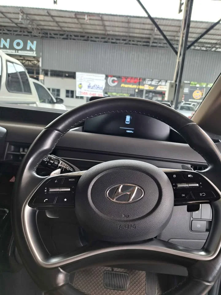 2021 Hyundai Staria US4 3