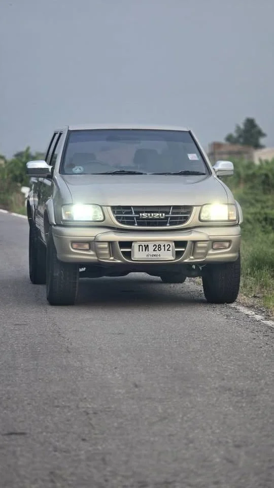 2001 Isuzu Faster Dragon Eyes III 2