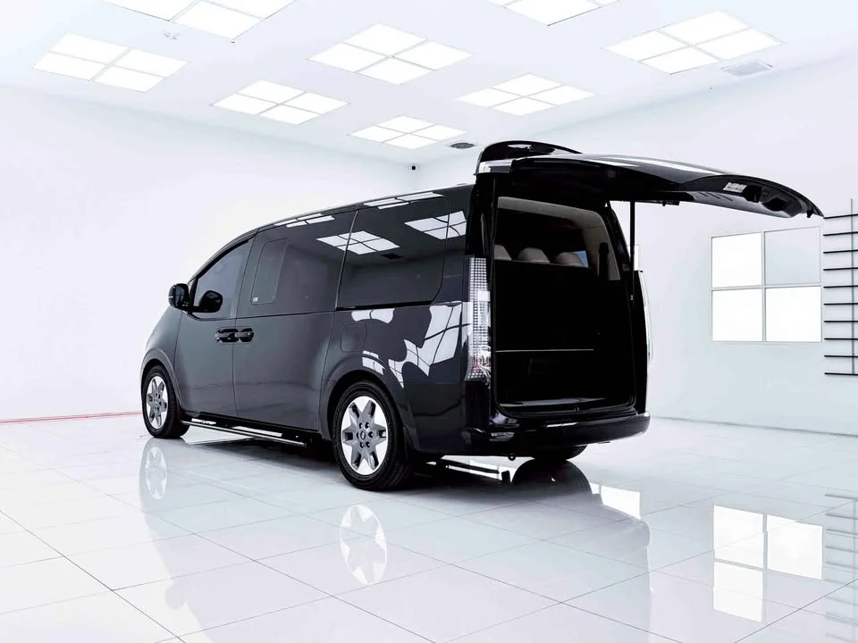2023 Hyundai Staria US4 3