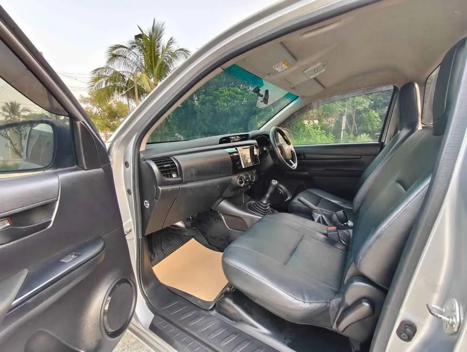 2018 Toyota Hilux VIII 2
