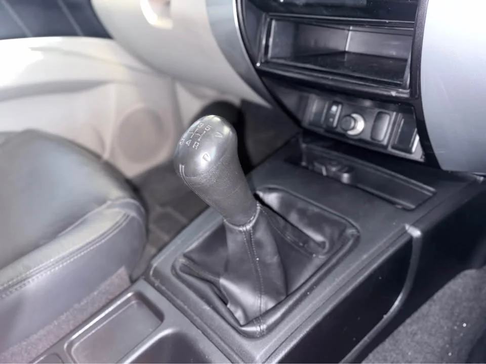 2012 Mitsubishi Pajero Sport II 2