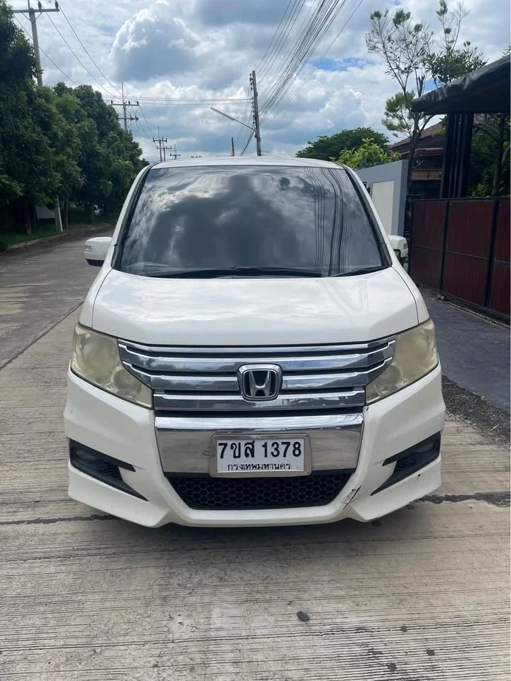 2012 Honda Stepwgn IV 3
