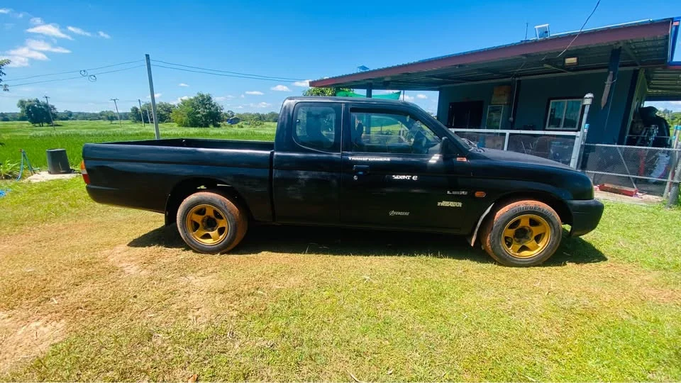 2000 Mitsubishi Strada III 3