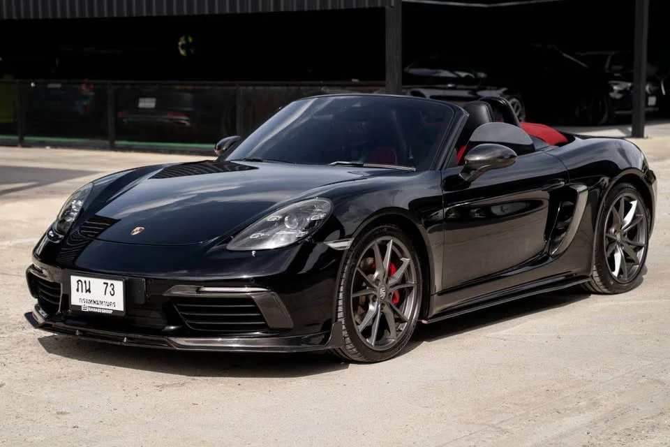 2019 Porsche 718 Boxster and Cayman IV 2