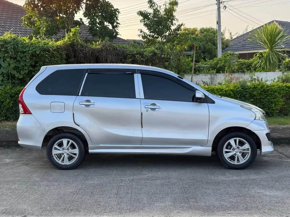 2012 Toyota Avanza II 3