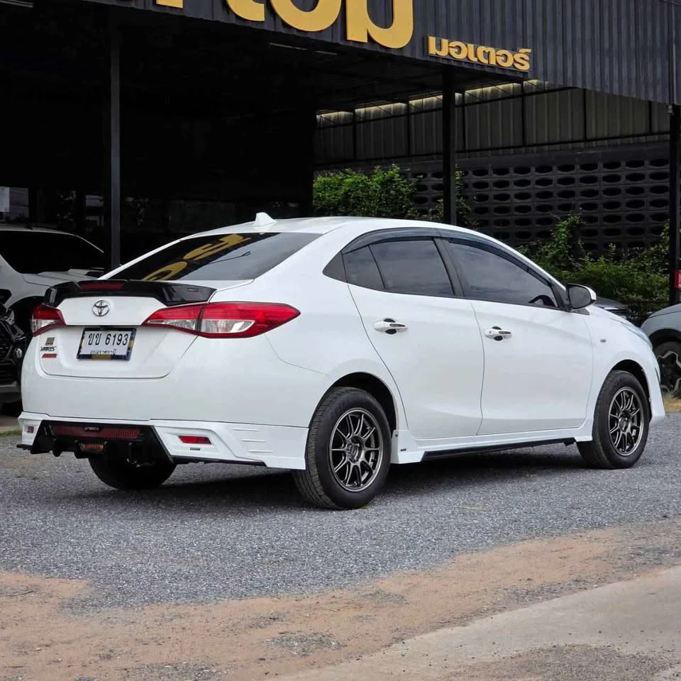2019 Toyota Yaris ATIV III 2