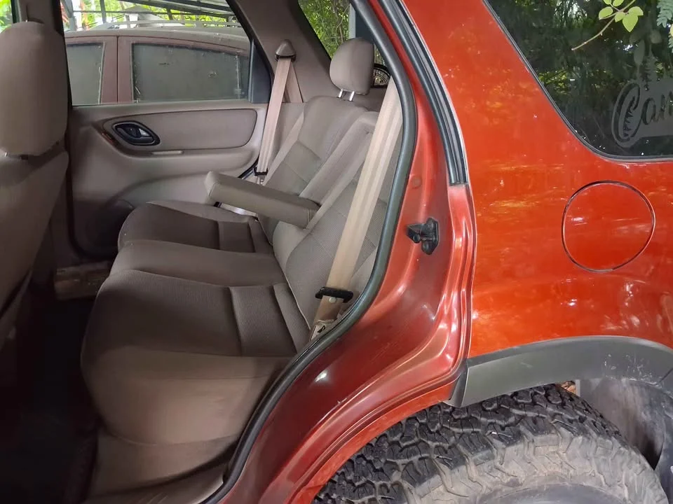 2004 Ford Escape I 3