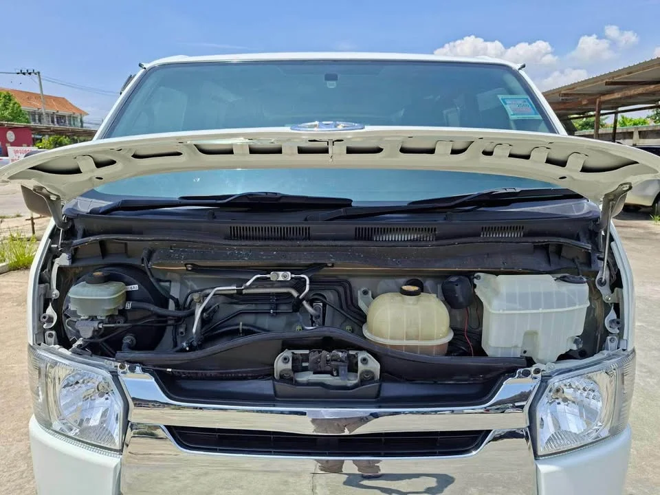 2010 Toyota HiAce V (H200) 2