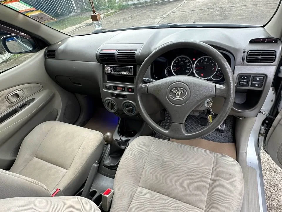 2010 Toyota Avanza I 2