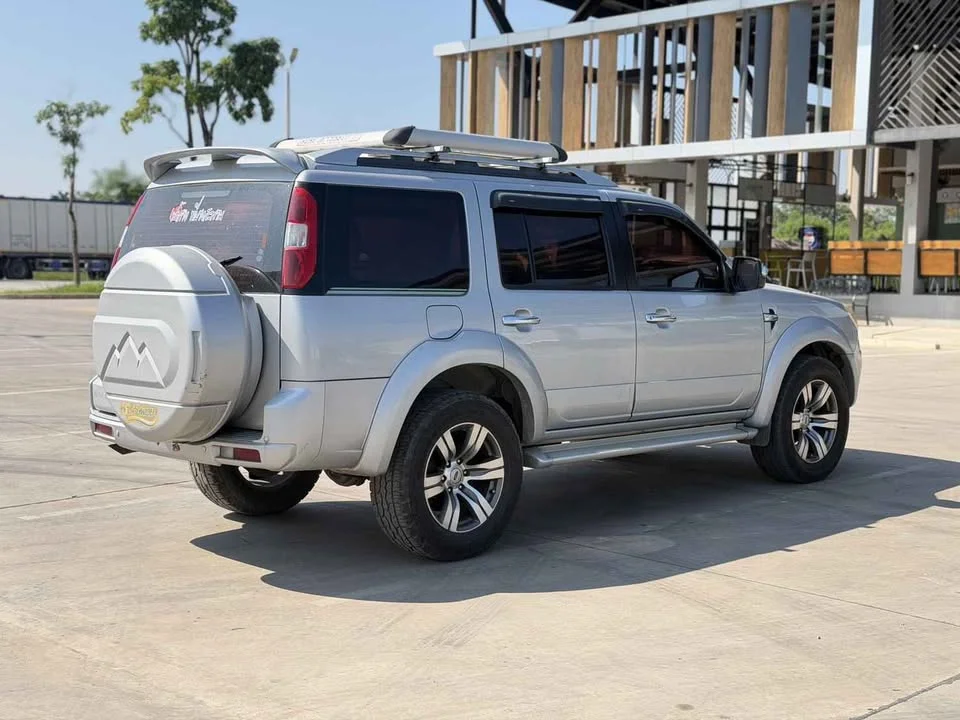 2012 Ford Everest I 2