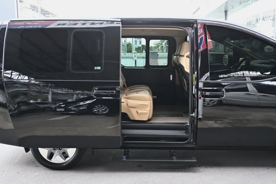 2021 Hyundai Staria US4 3
