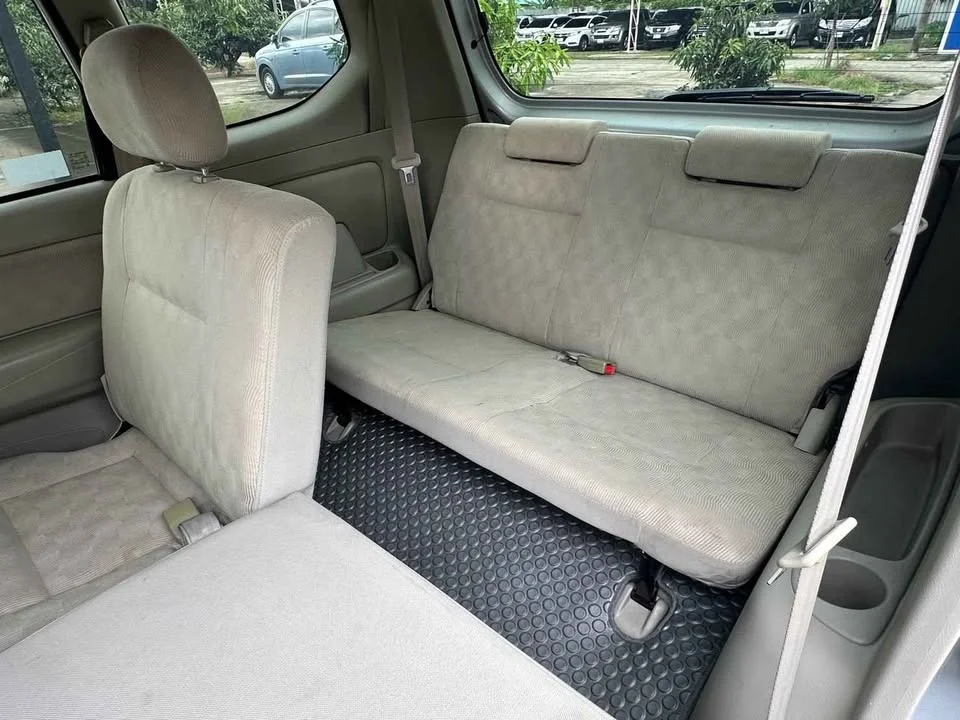 2010 Toyota Avanza I 3