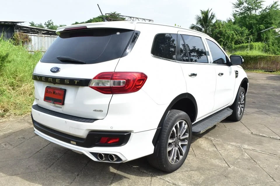 2019 Ford Everest II 2