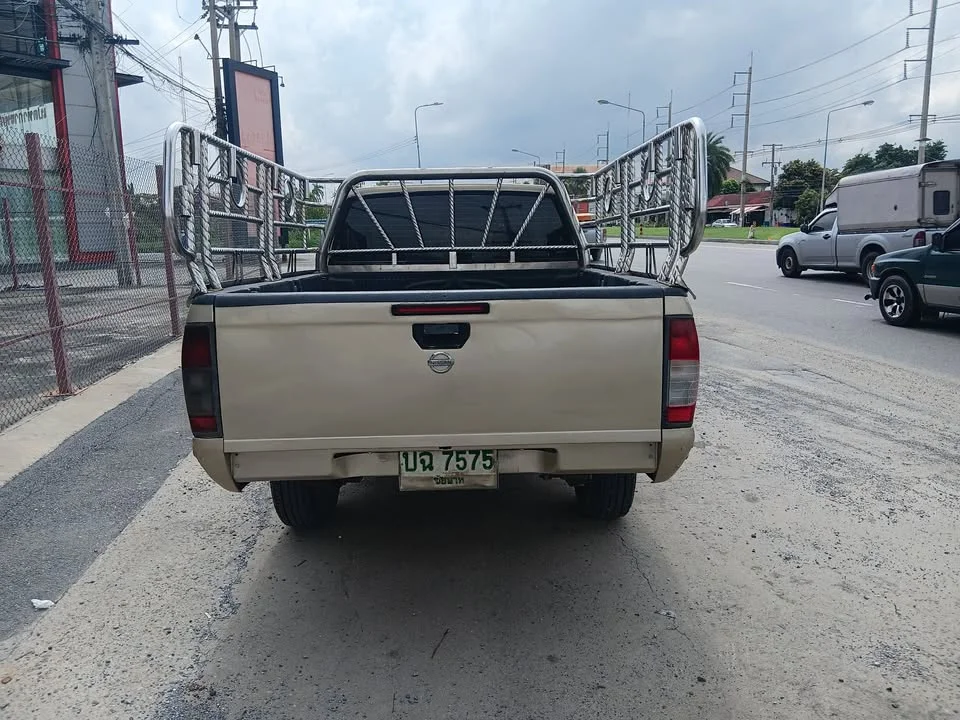 2005 Nissan Frontier I 2