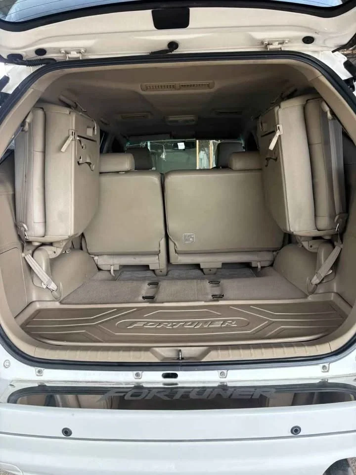2010 Toyota Fortuner I 3
