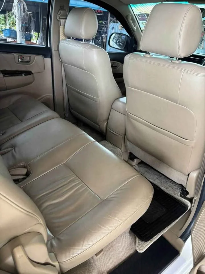 2010 Toyota Fortuner I 2
