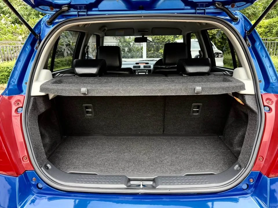 2010 Suzuki Swift I 3