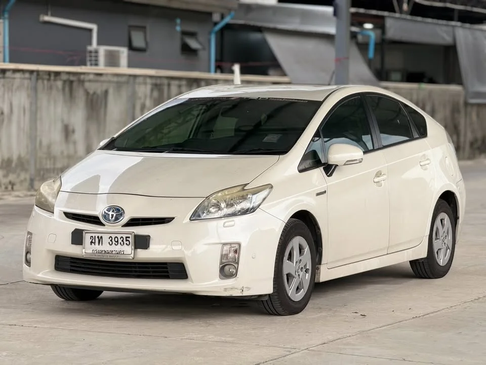2012 Toyota Prius III 3