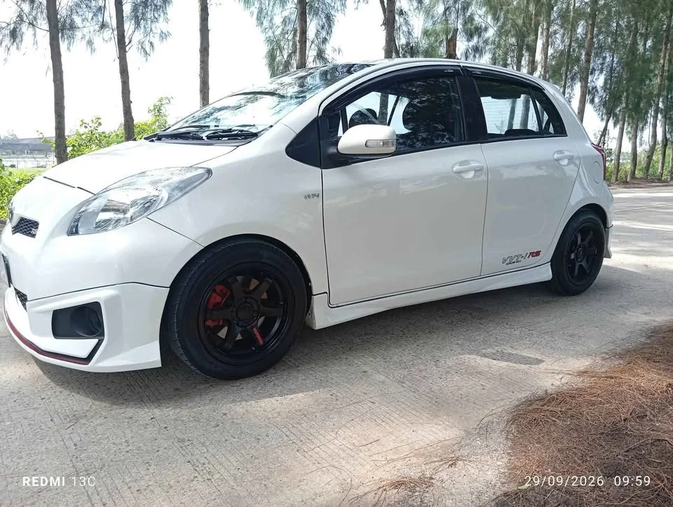 2013 Toyota Yaris II 3