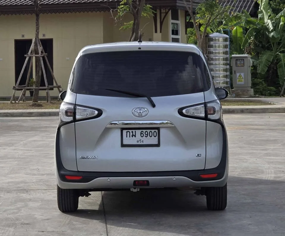 2018 Toyota Sienta II 3