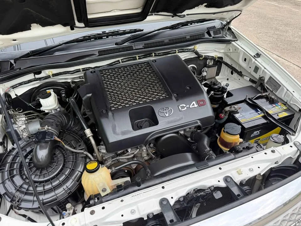 2011 Toyota Fortuner I 2