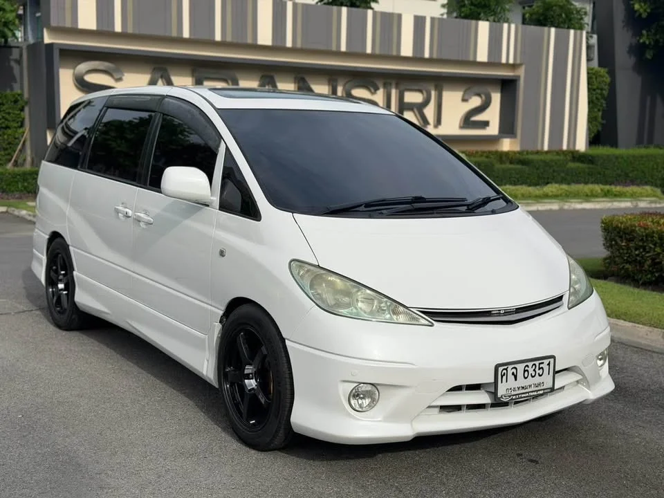 2004 Toyota Estima II 2