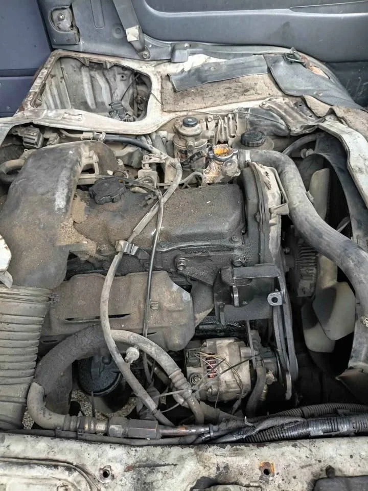 2000 Toyota Commuter IV (H100) 2