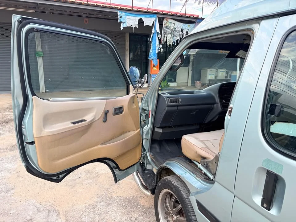 2003 Toyota Commuter IV (H100) 3